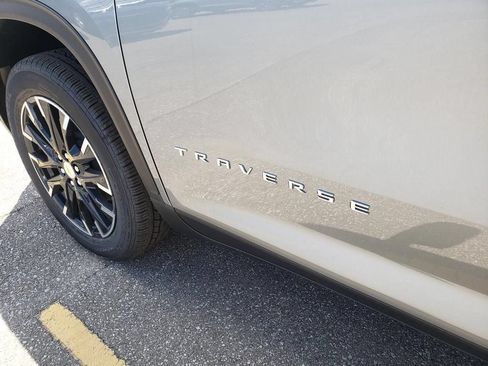 New 2026 Chevrolet Traverse LT w/ Sun and Wheel Package AWD/4WD image 12