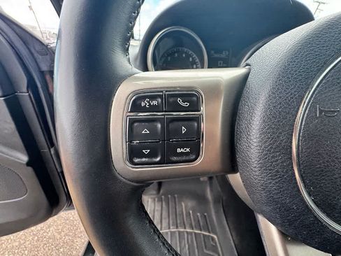 Used 2012 Jeep Grand Cherokee Laredo AWD/4WD image 18