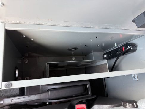 Used 2015 Ford Transit 250 148 Medium Roof RWD image 26