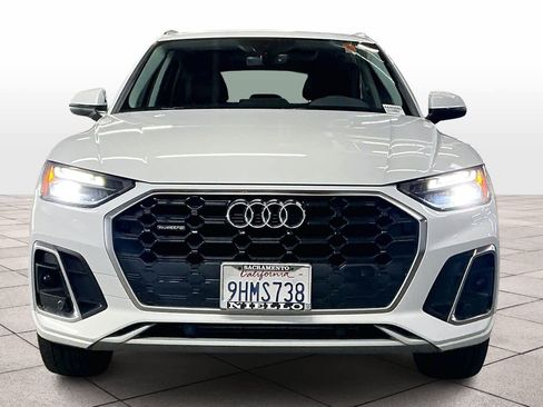 Used 2023 Audi Q5 2.0T Premium w/ Convenience Package image 3