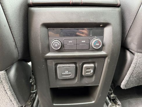 Used 2024 Chevrolet Traverse RS AWD/4WD image 23