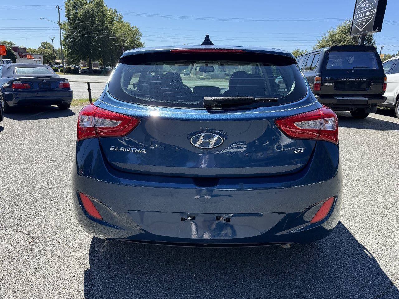 Used 2015 Hyundai Elantra GT w/ Option Group 02 FWD image 5