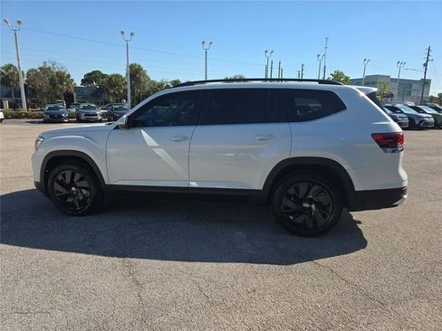 New 2026 Volkswagen Atlas SE FWD image 7