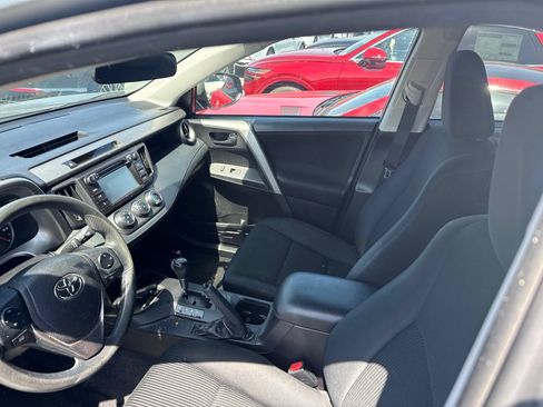 Used 2016 Toyota RAV4 LE FWD image 4