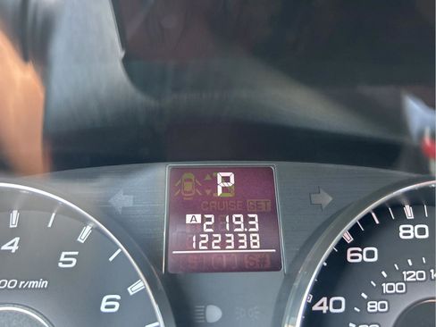 Used 2011 Subaru Outback 3.6R Limited w/ PWR Moonroof Pkg image 25