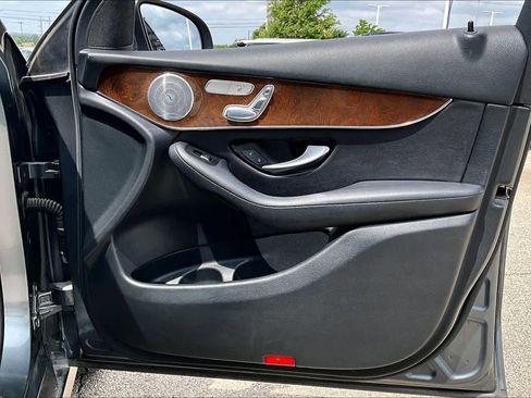 Used 2017 Mercedes-Benz GLC 300 image 23