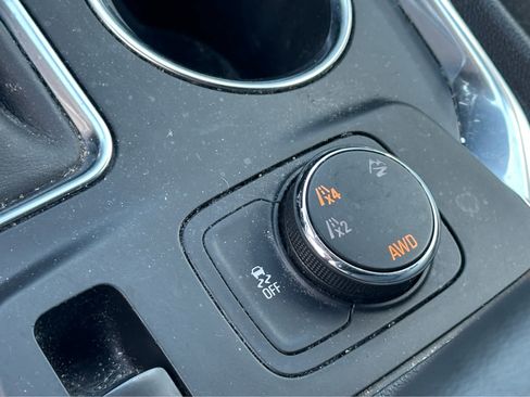 Used 2021 Chevrolet Traverse LT AWD/4WD image 19