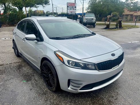 Used 2017 Kia Forte LX FWD image 10