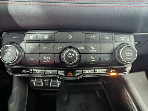 Used 2024 Dodge Durango GT AWD/4WD image 23