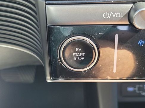 New 2026 Hyundai Ioniq 5 SE image 9