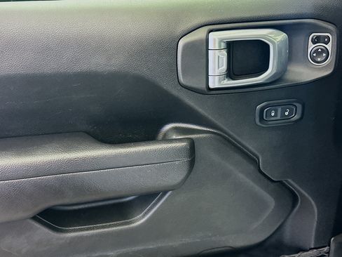 Used 2024 Jeep Wrangler Willys image 15