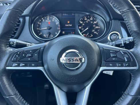 Used 2019 Nissan Rogue SV AWD/4WD image 25