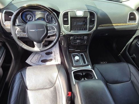 Used 2017 Chrysler 300 C w/ Safetytec Plus Group RWD image 9