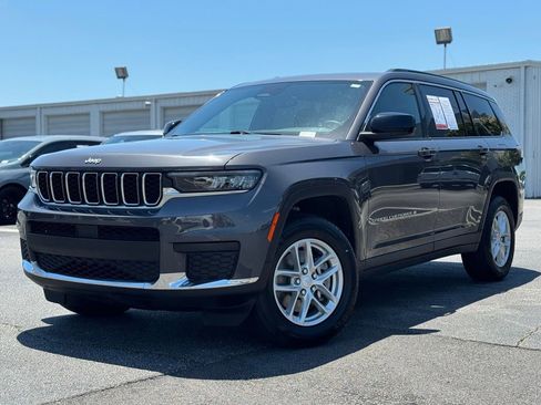 Used 2024 Jeep Grand Cherokee L Laredo RWD image 6