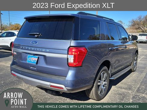 Used 2023 Ford Expedition XLT image 11