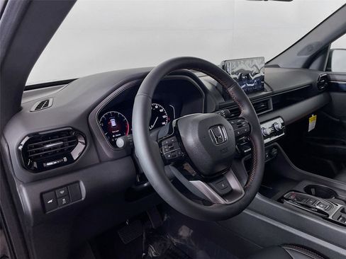 New 2025 Honda Pilot TrailSport image 9