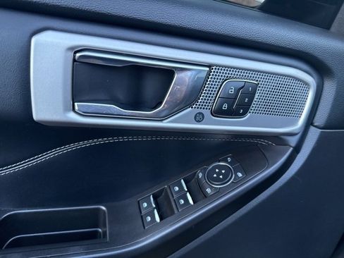 Used 2020 Ford Explorer Limited image 24