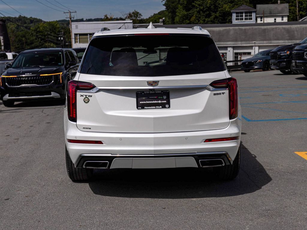 Used 2024 Cadillac XT6 Luxury w/ LPO, Floor Liner Package AWD/4WD image 5