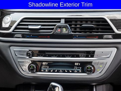 Used 2019 BMW 750i w/ Executive Package RWD image 18