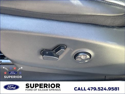 Used 2023 Chrysler Pacifica Limited FWD image 26