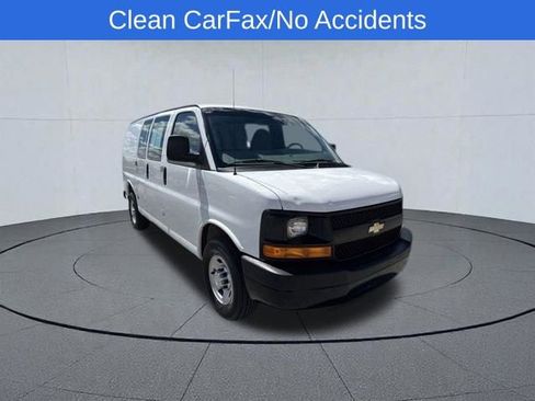 Used 2014 Chevrolet Express 2500 RWD image 2