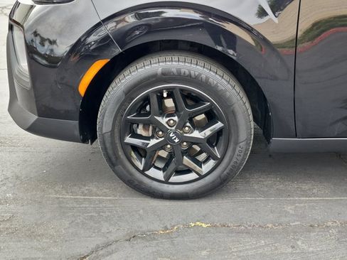 Used 2020 Kia Soul S FWD image 14