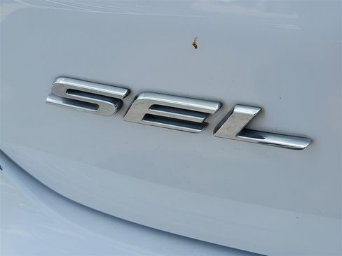 Used 2022 Ford Edge SEL AWD/4WD image 29