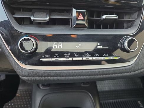 Used 2020 Toyota Corolla XSE image 25