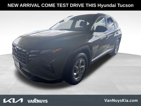 Used 2024 Hyundai Tucson SEL FWD image 2