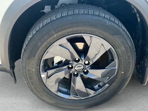 Certified 2026 Nissan Rogue SV w/ Cold Weather Package FWD image 23