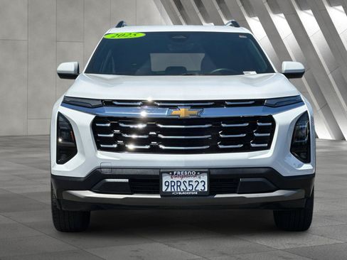 Used 2025 Chevrolet Equinox LT w/ Convenience Package II FWD image 9