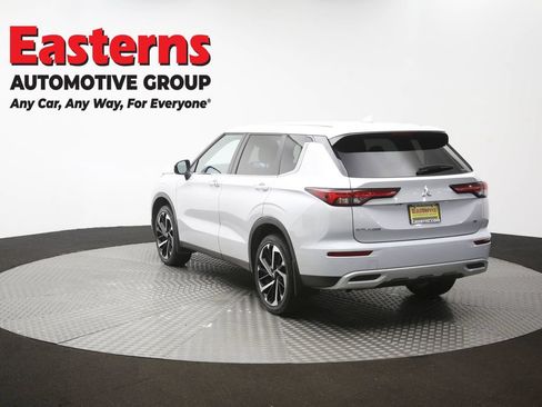 Used 2024 Mitsubishi Outlander SE AWD/4WD image 64