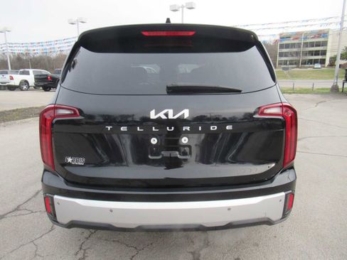 Used 2024 Kia Telluride LX image 4