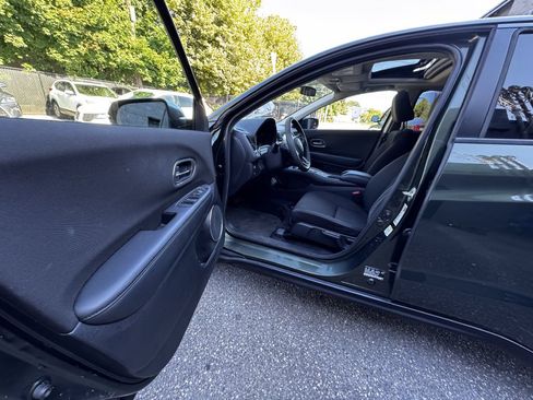 Used 2016 Honda HR-V EX image 10