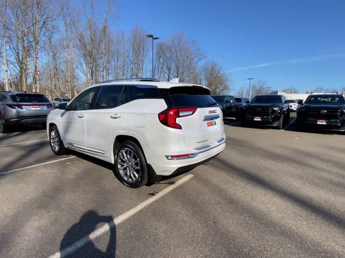 Used 2023 GMC Terrain Denali w/ Denali Premium Package image 9