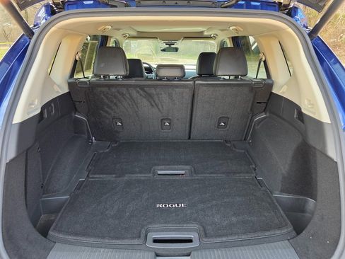 Used 2022 Nissan Rogue Platinum w/ Head-Up Display Package image 8