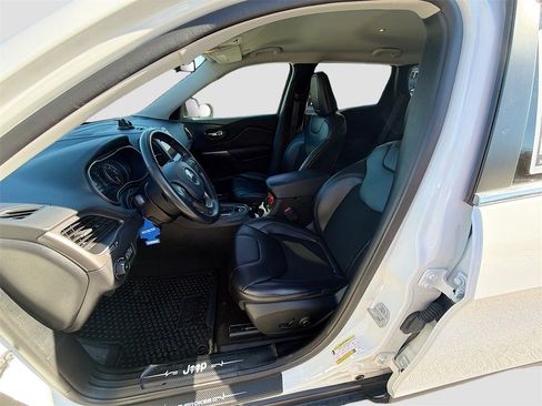 Used 2020 Jeep Cherokee Latitude Plus w/ Cold Weather Group image 23