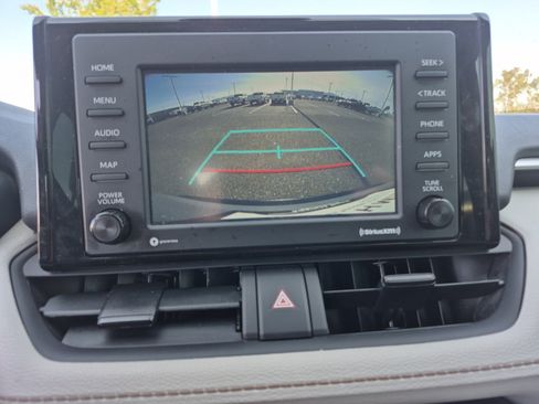 Certified 2022 Toyota RAV4 XLE w/ Convenience Package AWD/4WD image 30