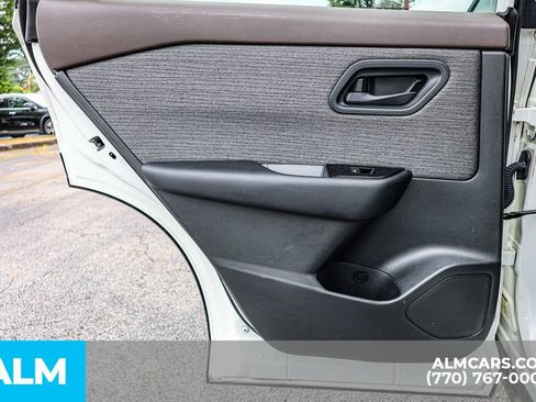 Used 2023 Nissan Rogue S FWD image 49