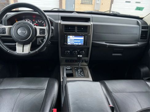 Used 2012 Jeep Liberty Limited Jet w/ Comfort/Convenience Group AWD/4WD image 16