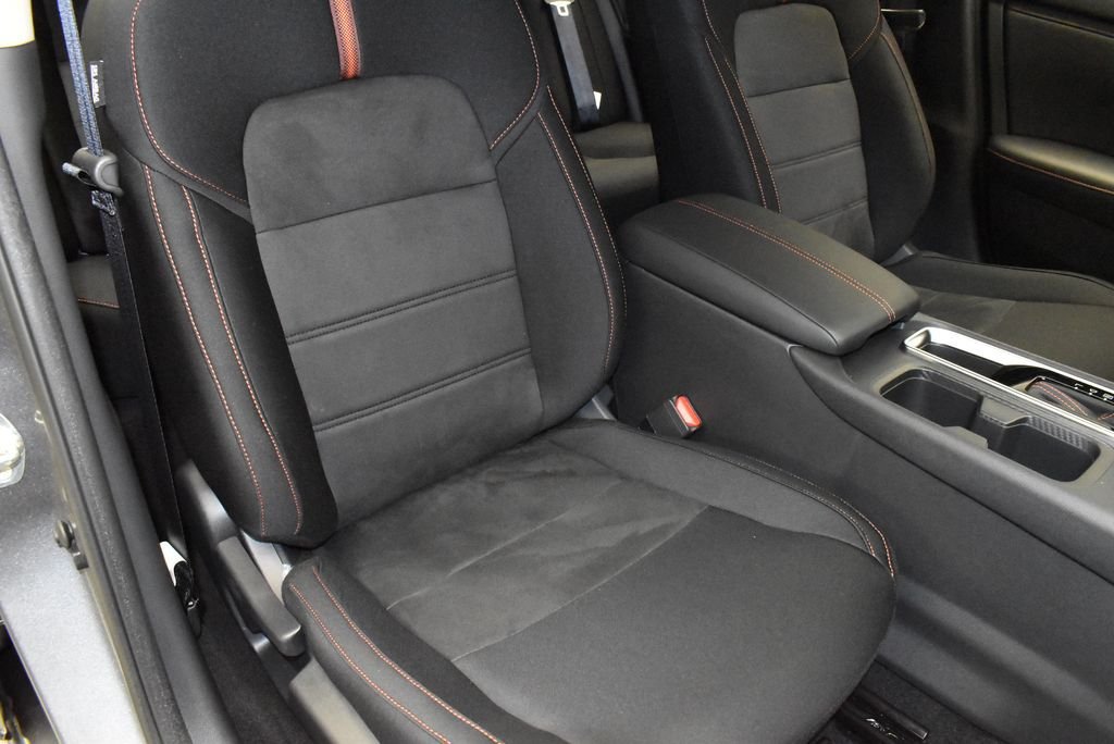 Used 2025 Nissan Sentra SR FWD image 26