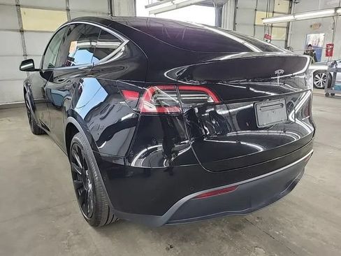 Used 2021 Tesla Model Y Long Range AWD/4WD image 5