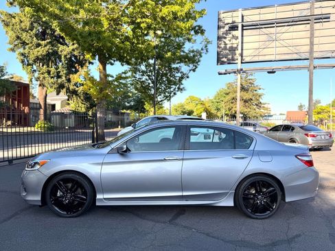 Used 2017 Honda Accord Sport Special Edition image 3