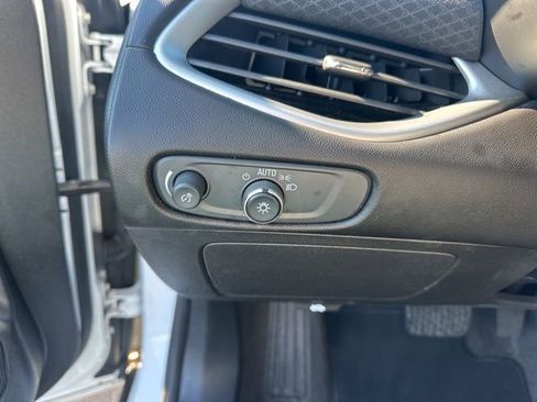 Used 2024 Chevrolet Malibu LT image 11