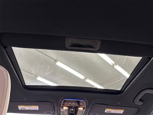 Used 2024 Mercedes-Benz C 300 Sedan image 21