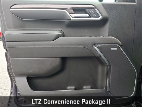 Used 2022 Chevrolet Silverado 1500 LTZ w/ LTZ Convenience Package II AWD/4WD image 16