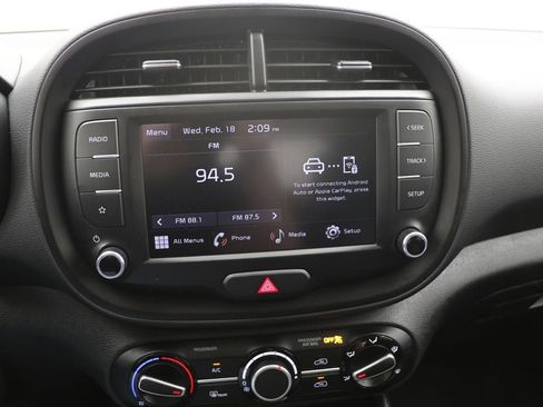 Used 2025 Kia Soul LX FWD image 21