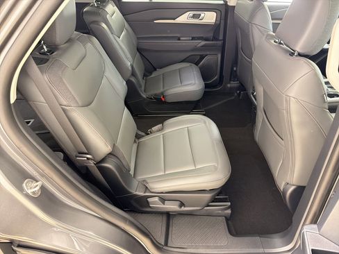 New 2026 Ford Explorer Active RWD image 27