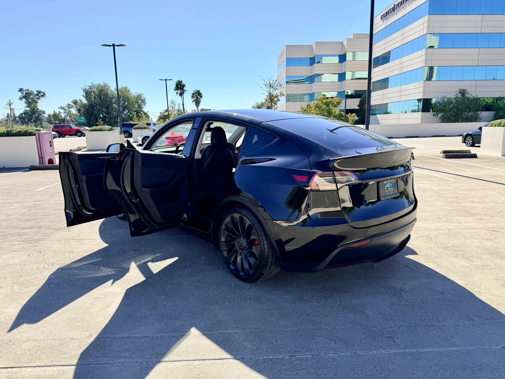 Used 2023 Tesla Model Y Long Range AWD/4WD image 44
