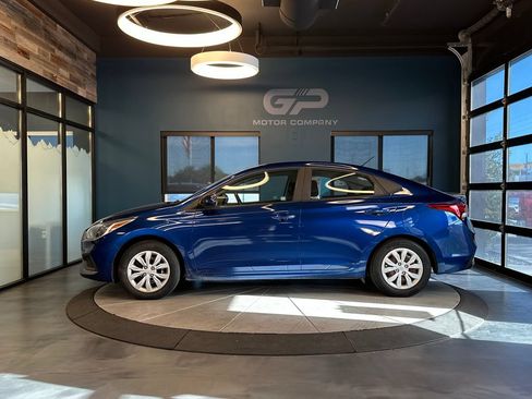 Used 2019 Hyundai Accent SE FWD image 6